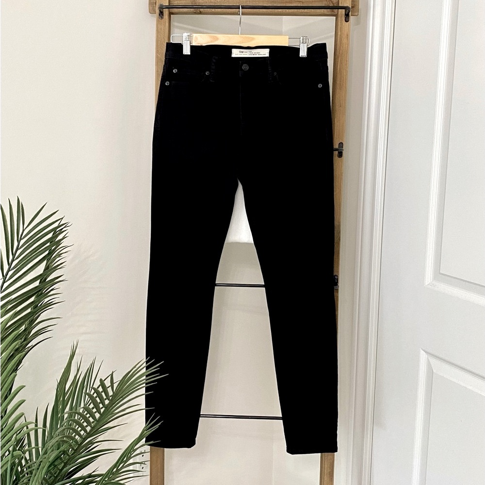 NWOT GAP Black Skinny Jeans Sleek Full-Length